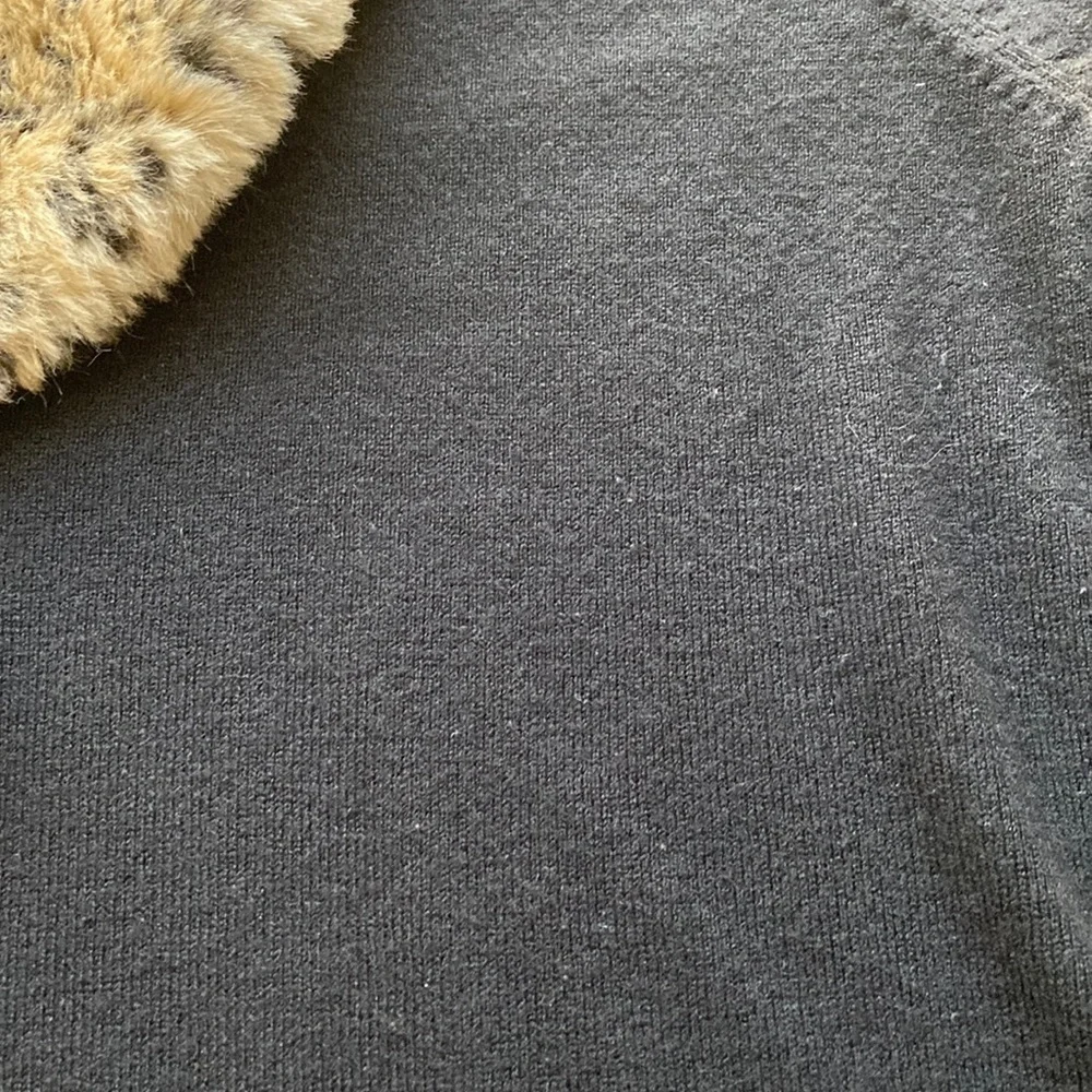 White Stag Black Sweater with Leopard Detachable Collar